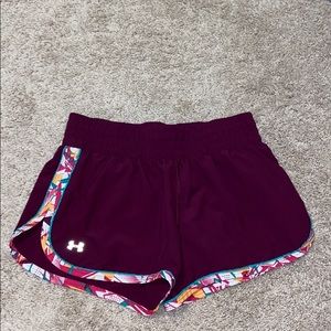 UNDER ARMOUR shorts size small color purple/maroon